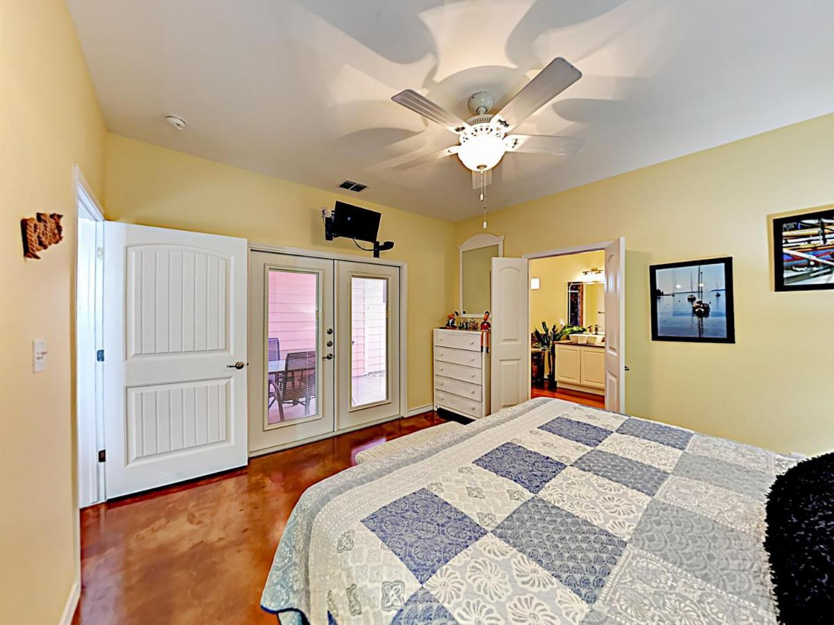 Апартаменты Sail Away At Pirate'S Bay Unit 113 Порт-Аранзас Экстерьер фото